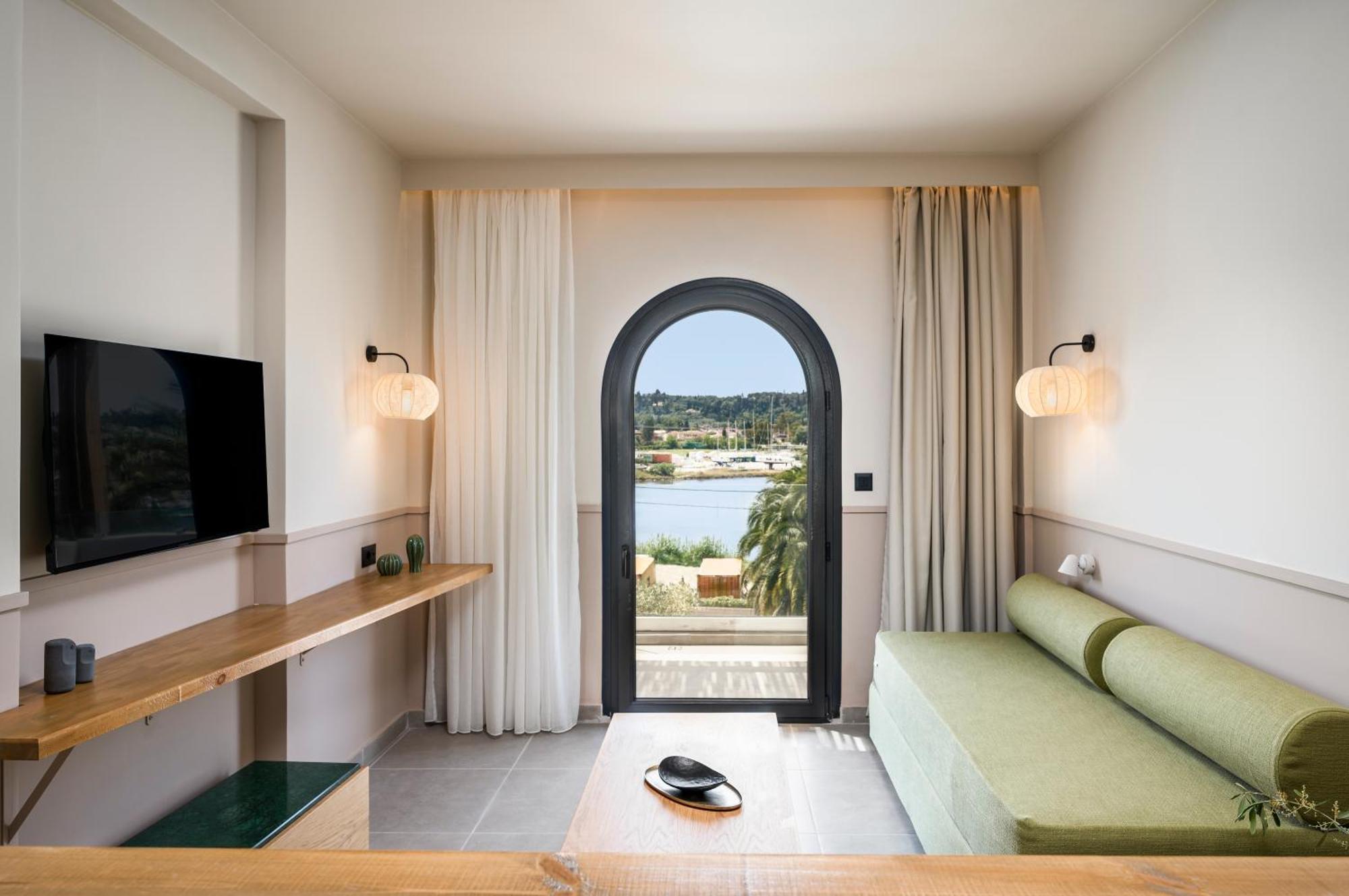 Loadstar Rooms & Suites Kontokali Exterior foto
